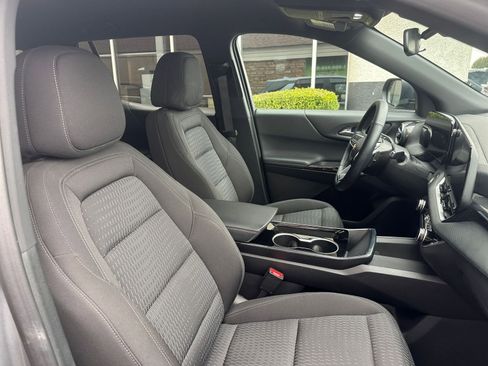 Used 2025 Chevrolet Equinox LT image 35