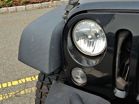 Used 2015 Jeep Wrangler Sport AWD/4WD image 10