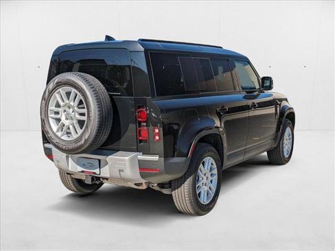 New 2025 Land Rover Defender 110 S image 2