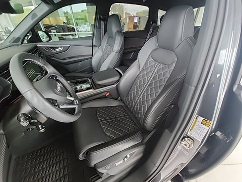 Used 2025 Audi SQ7 Prestige image 13