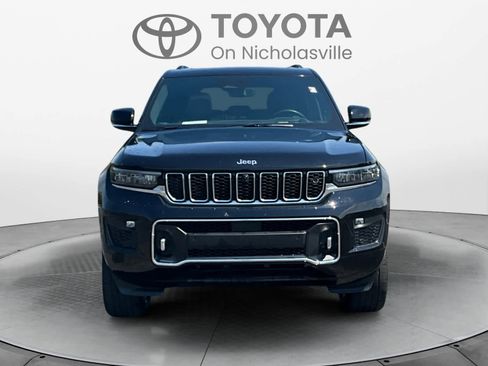 Used 2023 Jeep Grand Cherokee Overland w/ Adv Protech Group III AWD/4WD image 9