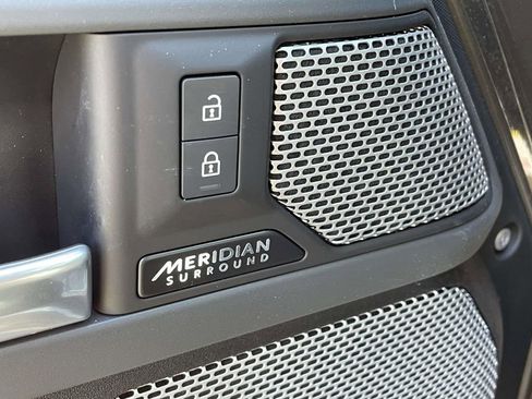 Used 2023 Land Rover Defender 130 X-Dynamic SE AWD/4WD image 35