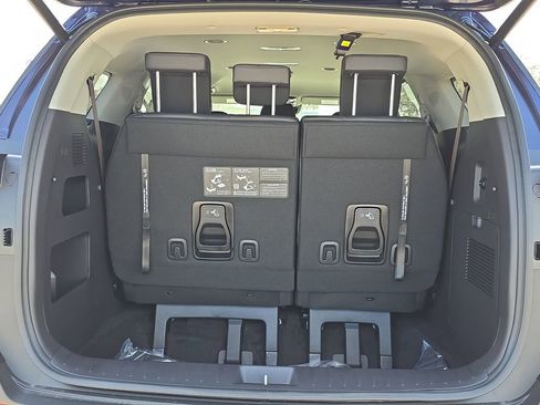 New 2026 Kia Carnival EX FWD image 10