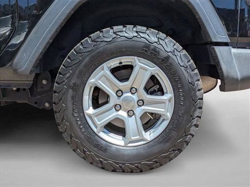 Used 2021 Jeep Wrangler Sport AWD/4WD image 9