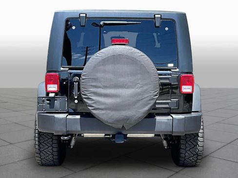 Used 2018 Jeep Wrangler Sport AWD/4WD image 5
