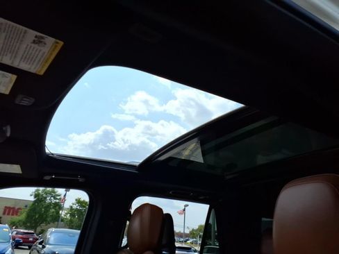 Used 2019 Lincoln Navigator Reserve AWD/4WD image 11