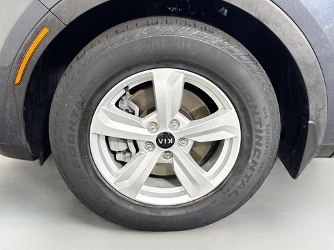 Used 2021 Kia Sorento LX FWD image 37