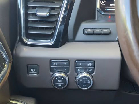 Used 2025 GMC Sierra 1500 Denali w/ Denali Reserve Package AWD/4WD image 27