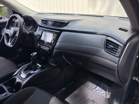 Used 2020 Nissan Rogue SV FWD image 13