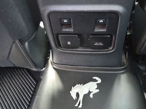 Used 2022 Ford Bronco Badlands image 19