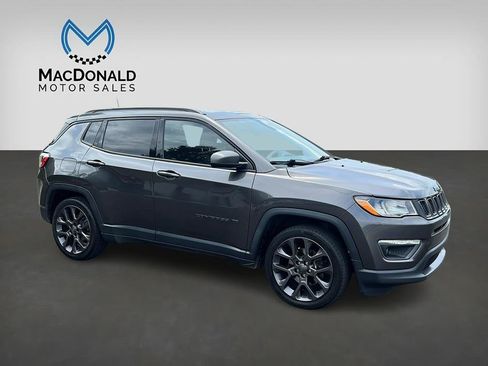 Used 2021 Jeep Compass Latitude w/ Sun and Sound Group FWD image 2