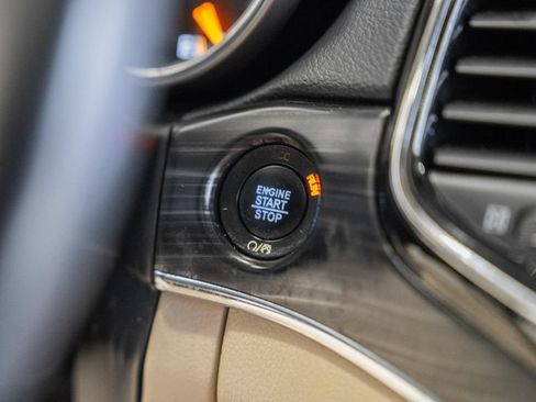 Used 2019 Jeep Grand Cherokee Limited AWD/4WD image 25