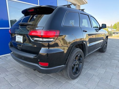Used 2019 Jeep Grand Cherokee Laredo AWD/4WD image 7