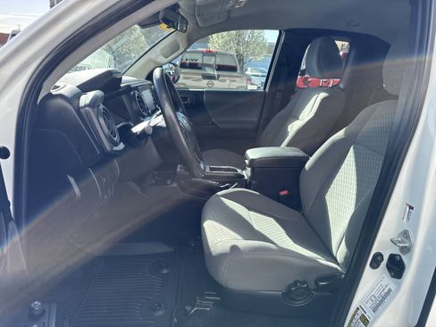 Used 2022 Toyota Tacoma SR image 10