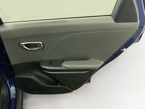 Used 2025 Kia K4 LXS image 30