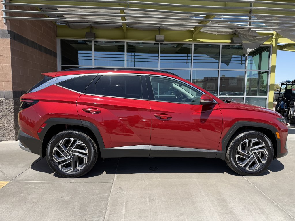 Used 2025 Hyundai Tucson Limited AWD/4WD image 9