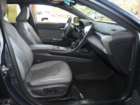 Used 2020 Toyota Avalon Limited image 23