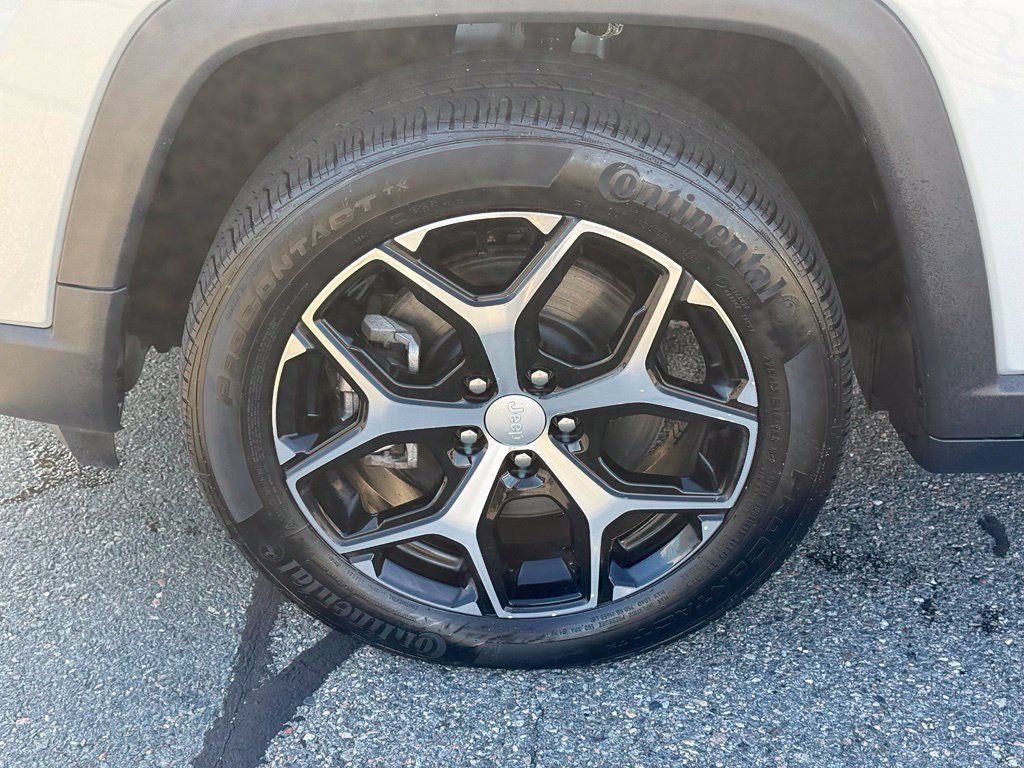 Used 2024 Jeep Compass Limited AWD/4WD image 9