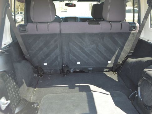 Used 2014 Jeep Wrangler Unlimited Rubicon w/ Dual Top Group AWD/4WD image 20