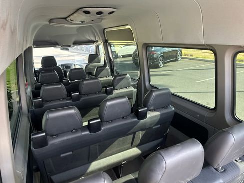 Used 2017 Mercedes-Benz Sprinter 2500 image 11
