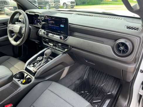 Used 2024 Chevrolet Colorado Trail Boss w/ Advanced Trailering Package AWD/4WD image 9