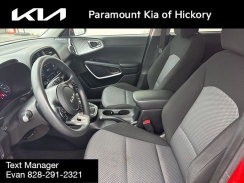 Used 2022 Kia Soul LX FWD image 18