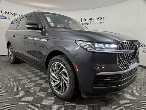 New 2025 Lincoln Navigator L Reserve AWD/4WD image 3