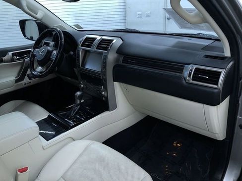 Used 2020 Lexus GX 460 Luxury image 23