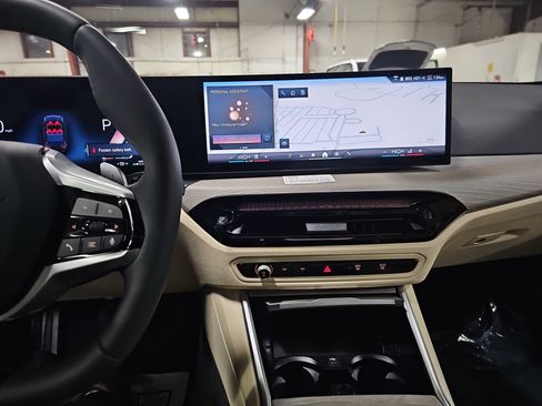 Certified 2025 BMW 330i Sedan w/ Premium Package image 20