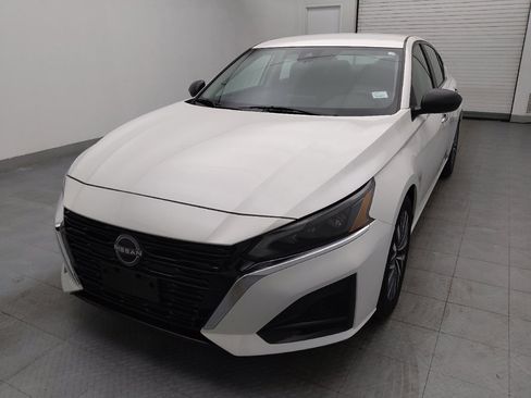 Used 2024 Nissan Altima 2.5 SV image 15