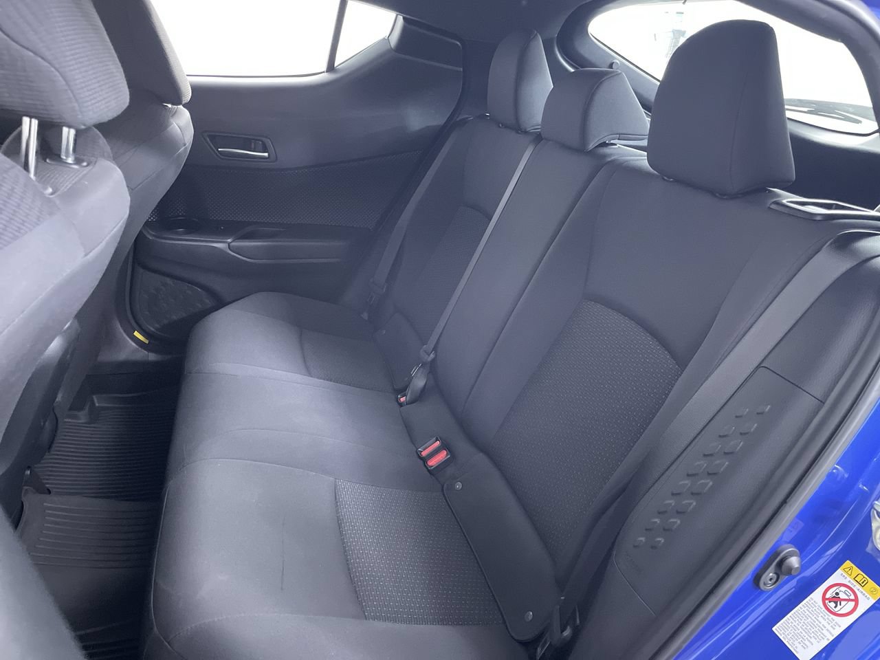 Used 2019 Toyota C-HR XLE FWD image 21