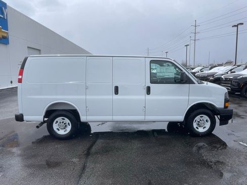 New 2025 Chevrolet Express 2500 Work Van w/ Driver Convenience Package image 8
