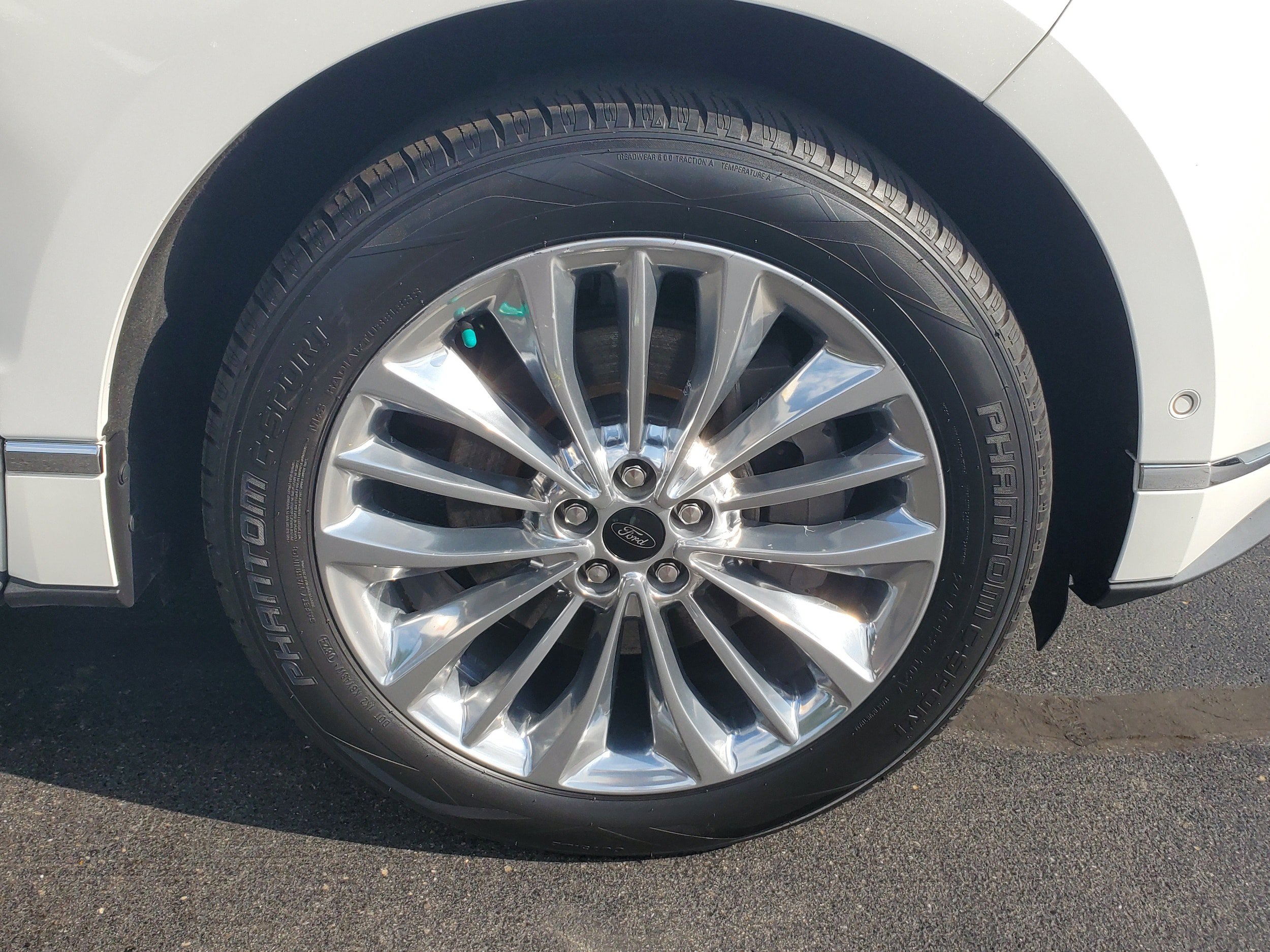 Used 2021 Ford Edge Titanium w/ Equipment Group 301A FWD image 31