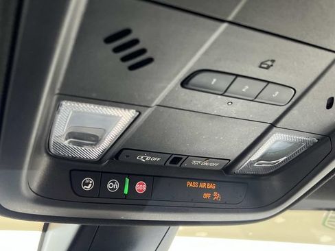 Certified 2024 Cadillac XT5 Luxury w/ LPO, Floor Liner Package AWD/4WD image 28