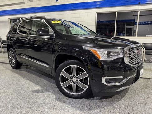 Used 2017 GMC Acadia Denali w/ Technology Package image 2