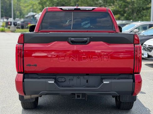 Used 2022 Toyota Tundra SR5 w/ SR5 Convenience Package AWD/4WD image 4