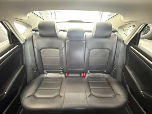 Used 2018 Volkswagen Passat 2.0T R-Line FWD image 40