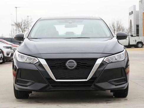Used 2023 Nissan Sentra SV image 2