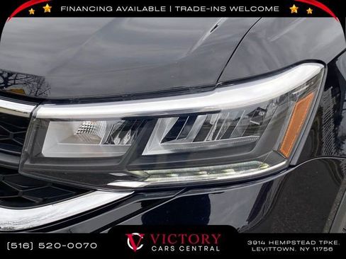 Used 2024 Volkswagen Taos SE image 7