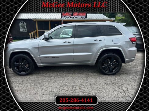 Used 2015 Jeep Grand Cherokee Altitude AWD/4WD image 1