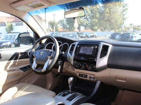 Used 2014 Toyota Tacoma PreRunner w/ SR5 Package RWD image 23