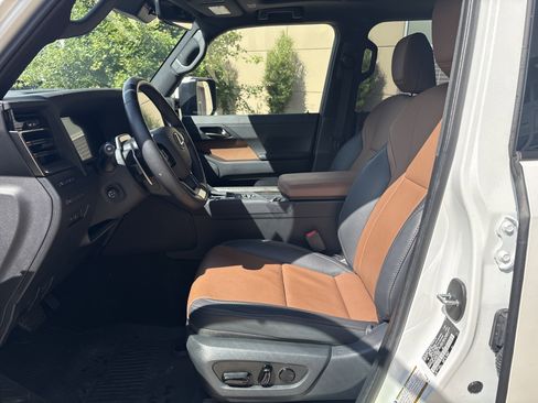 Certified 2025 Lexus GX 550 w/ Cold Area Package AWD/4WD image 16