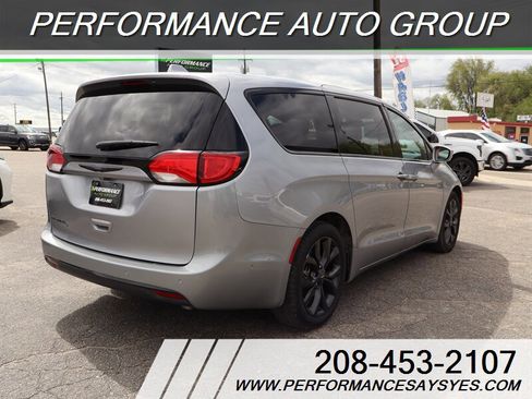 Used 2019 Chrysler Pacifica Touring Plus w/ Advanced Safetytec Group FWD image 4