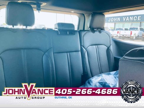 Used 2024 Jeep Wagoneer 4WD image 14