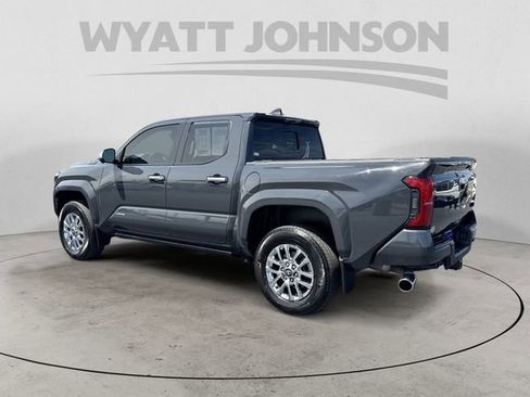 Used 2025 Toyota Tacoma Limited AWD/4WD image 3