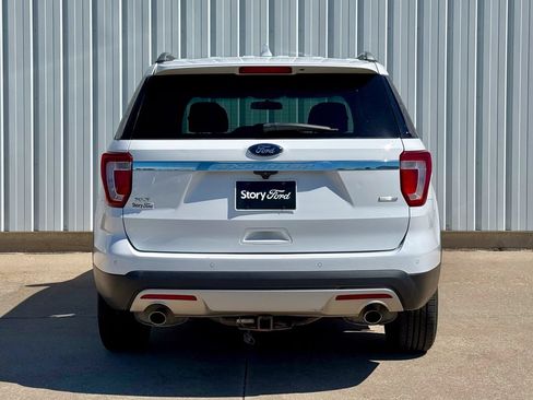 Used 2016 Ford Explorer XLT AWD/4WD image 5