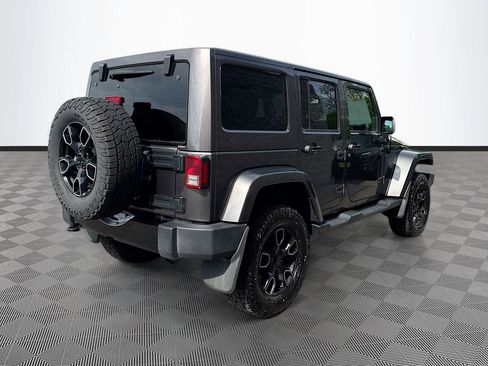 Used 2018 Jeep Wrangler Unlimited Sahara w/ Dual Top Group AWD/4WD image 4