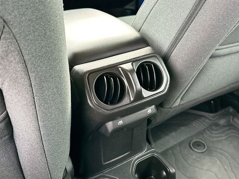 Used 2025 Jeep Wrangler Sport image 23