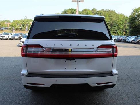 Used 2018 Lincoln Navigator Reserve w/ Technology Package AWD/4WD image 4