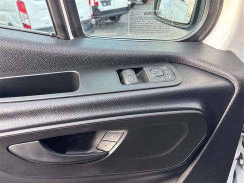 Used 2022 Mercedes-Benz Sprinter 4500 image 17